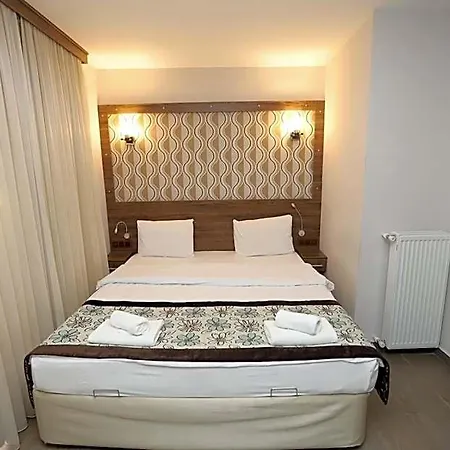 Dolphin Hotel 3*