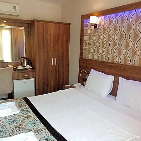 Dolphin Hotel